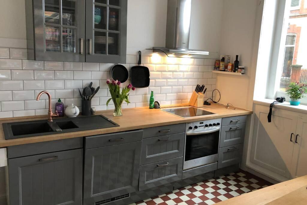 Grosszuegige 185M2-Altbauwohnung In Bestlage 7Zimmer-2Baeder-2Kuechen-2Wcs هامبورغ المظهر الخارجي الصورة