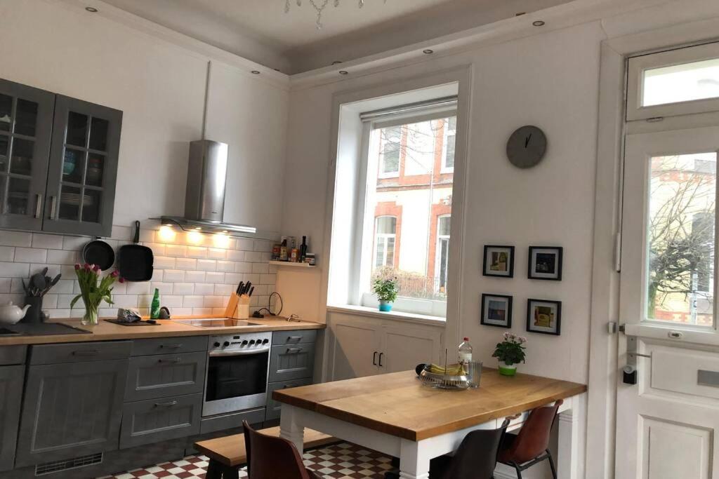 Grosszuegige 185M2-Altbauwohnung In Bestlage 7Zimmer-2Baeder-2Kuechen-2Wcs هامبورغ المظهر الخارجي الصورة